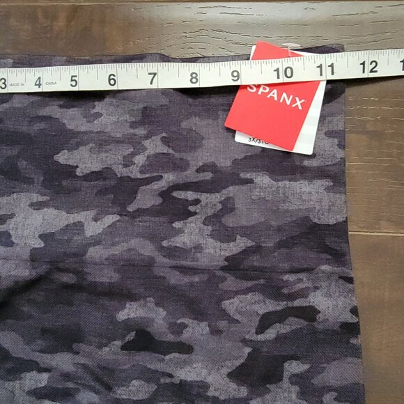 SPANX High Rise Leggings Womens M Black Look At Me Now Camo Seamless Athliesure - Picture 5 of 7